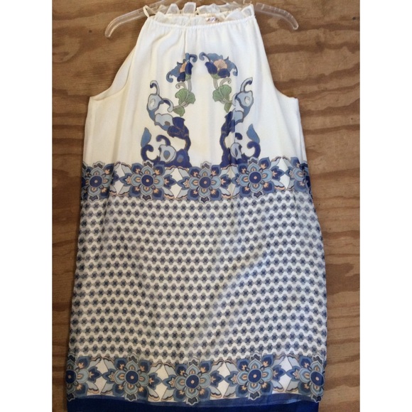 Blue and white dress with floral motif - Picture 3 of 3